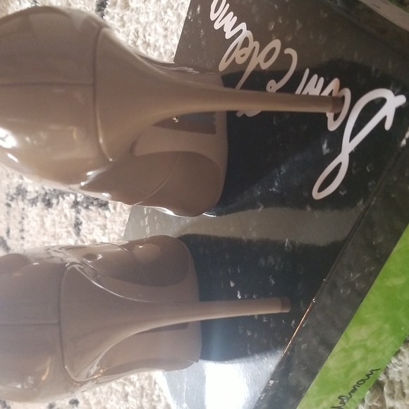 Patent leather nude heels - Picture 2 of 4